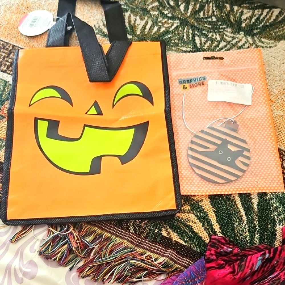 Trick Or TREAT bag With Cat Necklace Both New